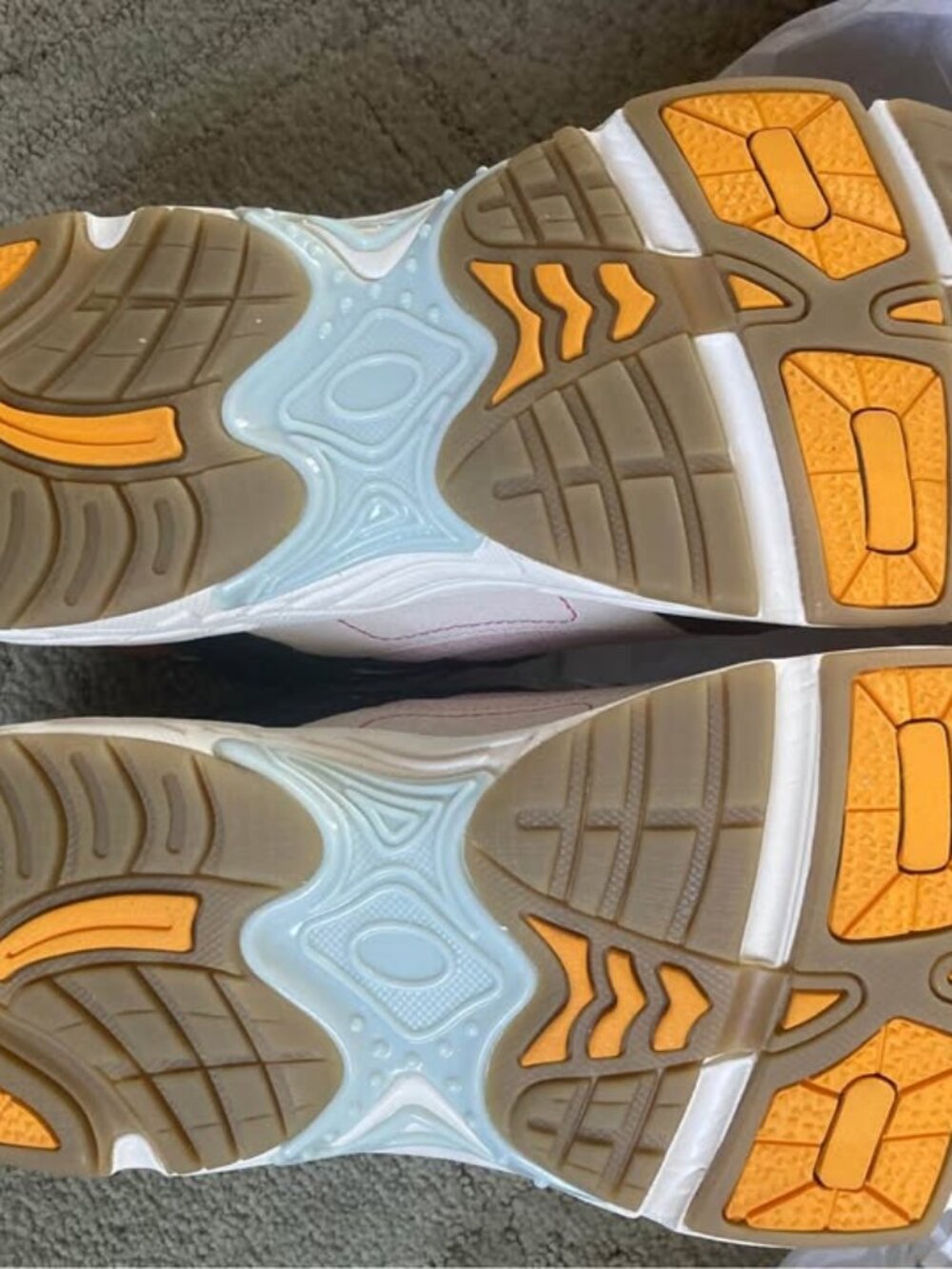 Vionic 23Walk 2.0 Sneaker women’s size 7W. NIB - Picture 2 of 6